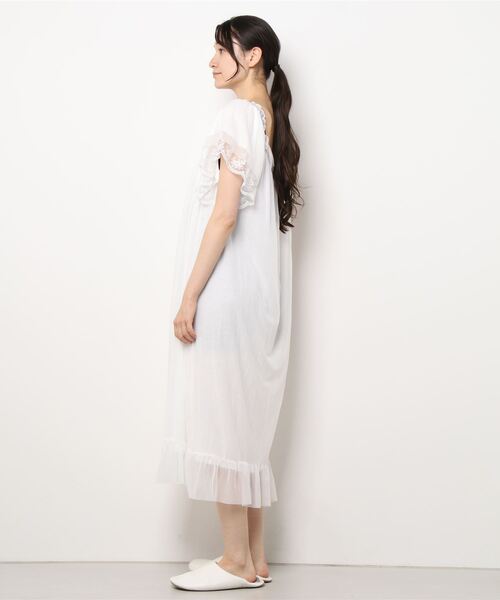 Jasmine Grandiflorum（ジャスミングランディフローラム）の「【Jasmine】ロマンティックふんわりルームワンピース（ルームワンピース・レディース・ホワイト・SMALL/LARGE/MEDIUM）」の3枚目の写真