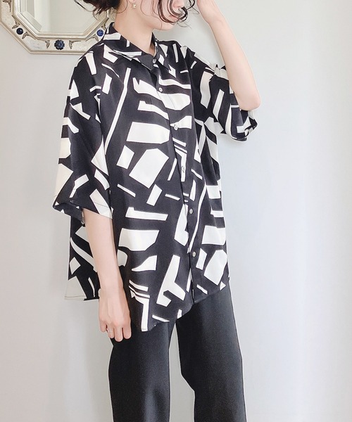 AS KNOW AS plus（アズノゥアズプラス）の「●着回し ビッグ半袖シャツ（シャツ/ブラウス・レディース・アイボリー/オフホワイト/ブラック系その他/グリーン/ブラック系その他2/ブルー系その他/ホワイト系その他3/ホワイト系その他2/ホワイト系その他・FREE）」の7枚目の写真