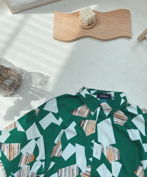 AS KNOW AS plus（アズノゥアズプラス）の「●着回し ビッグ半袖シャツ（シャツ/ブラウス・レディース・アイボリー/オフホワイト/ブラック系その他/グリーン/ブラック系その他2/ブルー系その他/ホワイト系その他3/ホワイト系その他2/ホワイト系その他・FREE）」の12枚目の写真