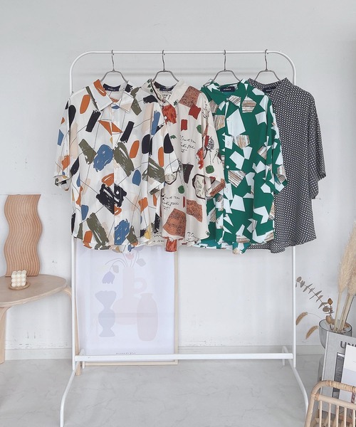 AS KNOW AS plus（アズノゥアズプラス）の「●着回し ビッグ半袖シャツ（シャツ/ブラウス・レディース・アイボリー/オフホワイト/ブラック系その他/グリーン/ブラック系その他2/ブルー系その他/ホワイト系その他3/ホワイト系その他2/ホワイト系その他・FREE）」の15枚目の写真