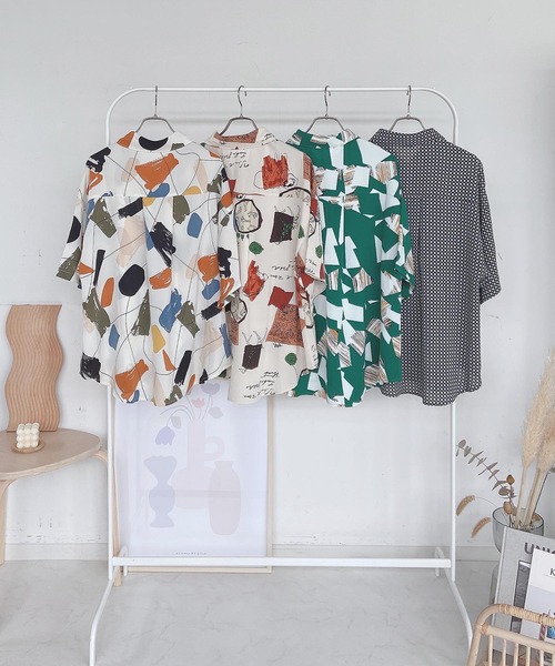 AS KNOW AS plus（アズノゥアズプラス）の「●着回し ビッグ半袖シャツ（シャツ/ブラウス・レディース・アイボリー/オフホワイト/ブラック系その他/グリーン/ブラック系その他2/ブルー系その他/ホワイト系その他3/ホワイト系その他2/ホワイト系その他・FREE）」の21枚目の写真