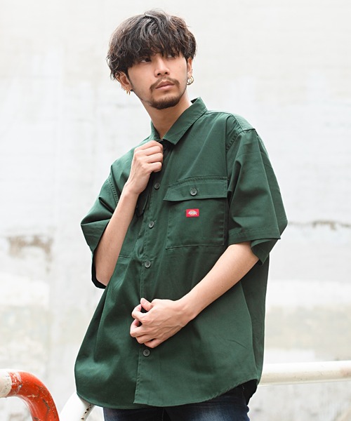 Dickies(ディッキーズ)の「『Dickies/ディッキーズ』TCツイル&デニム半袖ワークシャツ(シャツ/ブラウス・メンズ・ベージュ/インディゴブルー/ブラック/その他/サックスブルー/ホワイト/グリーン・M/XL/L)」の4枚目の写真