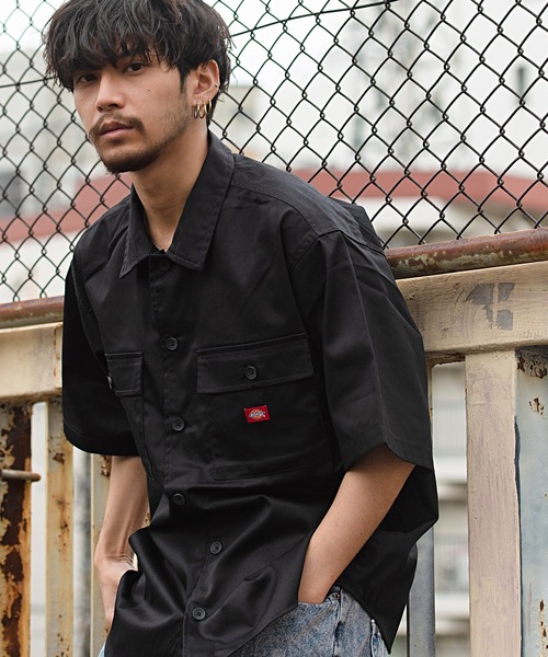 Dickies(ディッキーズ)の「『Dickies/ディッキーズ』TCツイル&デニム半袖ワークシャツ(シャツ/ブラウス・メンズ・ベージュ/インディゴブルー/ブラック/その他/サックスブルー/ホワイト/グリーン・M/XL/L)」の3枚目の写真