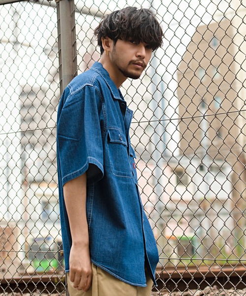 Dickies(ディッキーズ)の「『Dickies/ディッキーズ』TCツイル&デニム半袖ワークシャツ(シャツ/ブラウス・メンズ・ベージュ/インディゴブルー/ブラック/その他/サックスブルー/ホワイト/グリーン・M/XL/L)」の20枚目の写真