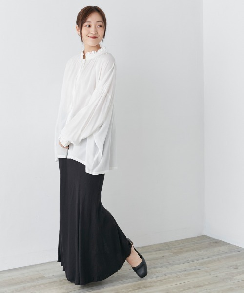 OMNES(オムネス)の「綿レーヨンフリルバンドカラー長袖シャツ(シャツ/ブラウス・レディース・ホワイト/ブラック/グリーン・FREE)」の6枚目の写真