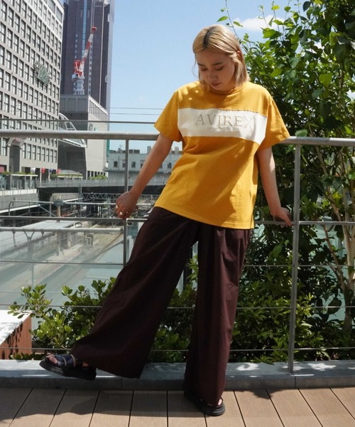 AVIREX（アヴィレックス）の「【直営店限定】BICOLOR EMB LOGO TEE/ バイカラー刺繍ロゴTシャツ（Tシャツ/カットソー・レディース・ブラック/パープル/イエロー・FREE）」の6枚目の写真