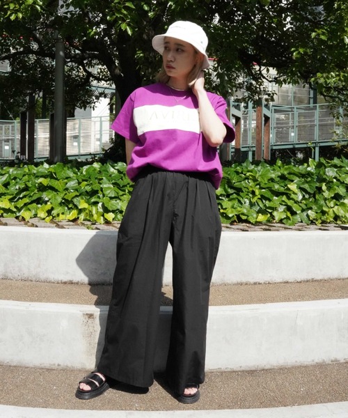 AVIREX（アヴィレックス）の「【直営店限定】BICOLOR EMB LOGO TEE/ バイカラー刺繍ロゴTシャツ（Tシャツ/カットソー・レディース・ブラック/パープル/イエロー・FREE）」の11枚目の写真