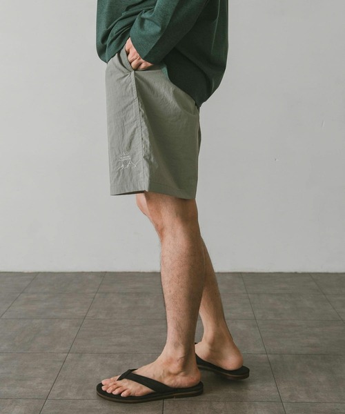 URBAN RESEARCH DOORS(アーバンリサーチドアーズ)の「URDナイロンイージーショーツ(その他パンツ・メンズ・ブラック/ネイビー/グレー/グリーン・MEDIUM/LARGE)」の10枚目の写真