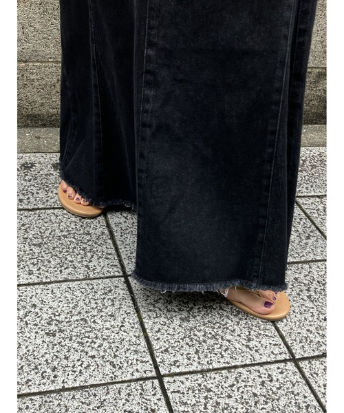 ulu（ウル）の「Mermaid denim skirt（デニムスカート・レディース・ブラック・FREE）」の4枚目の写真