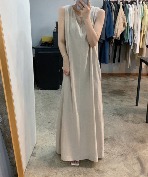 VENCEEXCHANGE（ヴァンスエクスチェンジ）の「バックリボンノースリーブワンピ（ワンピース・レディース・ベージュ/ブラック・FREE）」の2枚目の写真