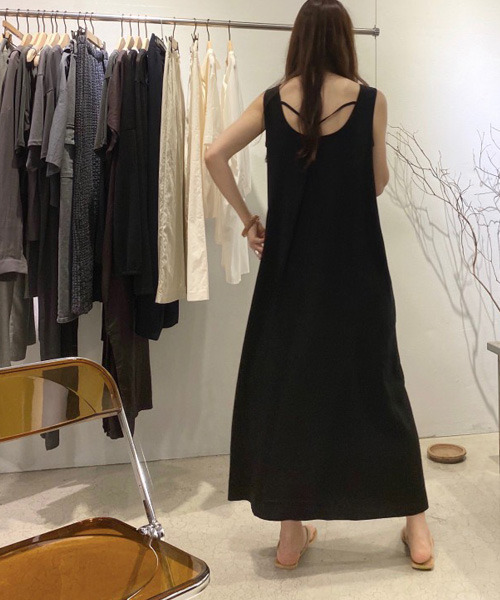VENCEEXCHANGE（ヴァンスエクスチェンジ）の「バックリボンノースリーブワンピ（ワンピース・レディース・ベージュ/ブラック・FREE）」の19枚目の写真