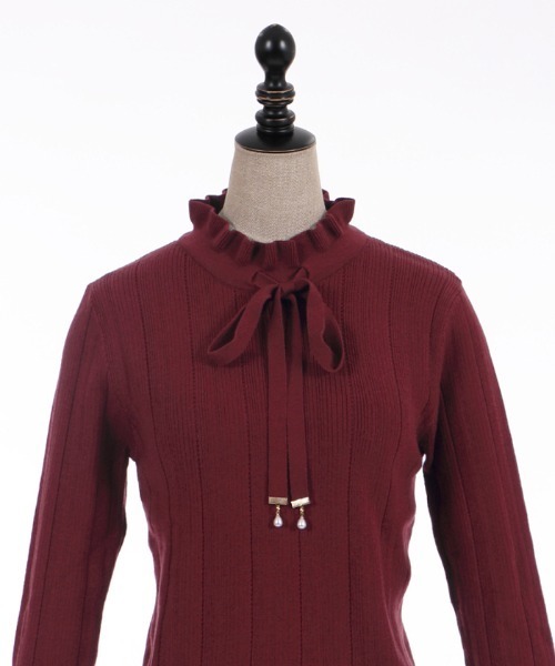 axes femme POETIQUE(アクシーズファムポエティック)の「リボンデザインニットプルオーバー(Tシャツ/カットソー・レディース・キナリ/ワイン/ブラック・MEDIUM)」の5枚目の写真