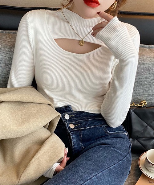 Doula Doula(ドゥーラドゥーラ)の「デコルテオープンスリットリブニット(ニット/セーター・レディース・ブラウン/ホワイト/カーキ/ベージュ/キャメル/ブラック・FREE)」の1枚目の写真