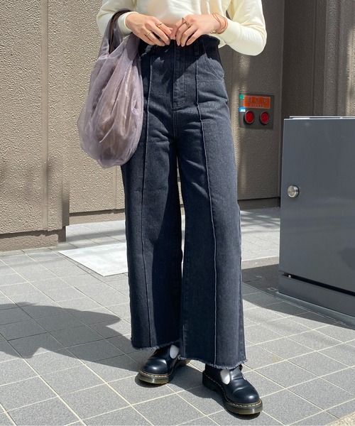 CPCM（シーピーシーエム）の「ピンタック×ハイウエストデニムワイドパンツ（デニムパンツ・レディース・ブラック/インディゴブルー/サックスブルー・FREE）」の2枚目の写真