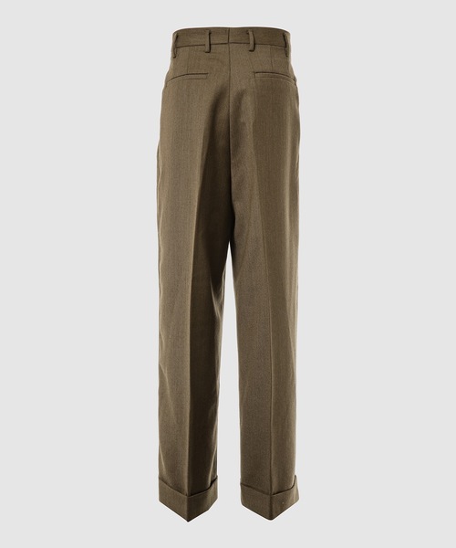 HED MAYNER(ヘドメイナー)の「ELONGATED CUFFED TROUSERS(スラックス・メンズ・オリーブ・S/M)」の2枚目の写真
