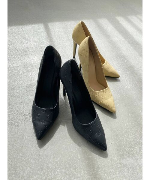 RESEXXY（リゼクシー）の「モノグラムエンボスパンプス（パンプス・レディース・ブラック/イエロー・SMALL/MEDIUM/LARGE）」の3枚目の写真
