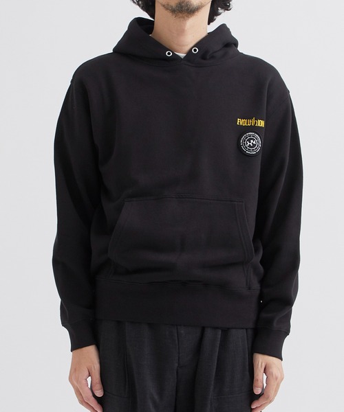 th products(ティーエイチプロダクト)の「【th products / ティーエイチプロダクツ】Hoodie pray / フーディプレイ(パーカー・メンズ・ブラック・2/1)」の5枚目の写真