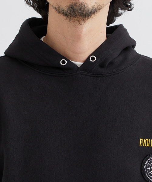 th products(ティーエイチプロダクト)の「【th products / ティーエイチプロダクツ】Hoodie pray / フーディプレイ(パーカー・メンズ・ブラック・2/1)」の6枚目の写真