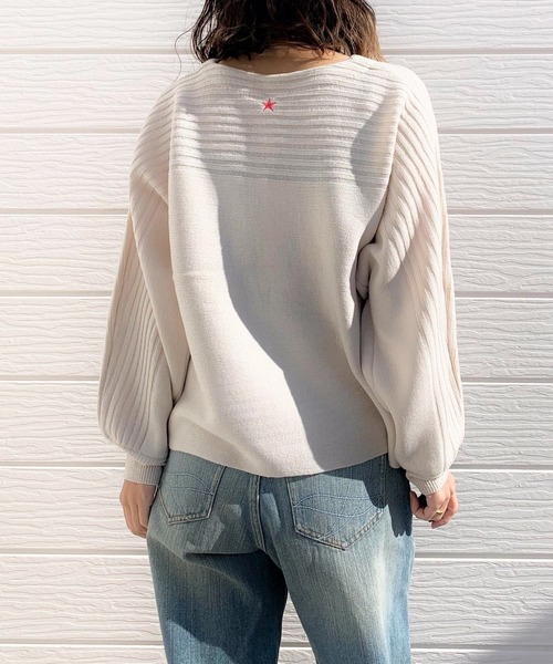 Q(キュー)の「針抜き切替ドルマンニット(ニット/セーター・レディース・ベージュ/アイボリー/ブラック/ライトブルー・MEDIUM)」の5枚目の写真