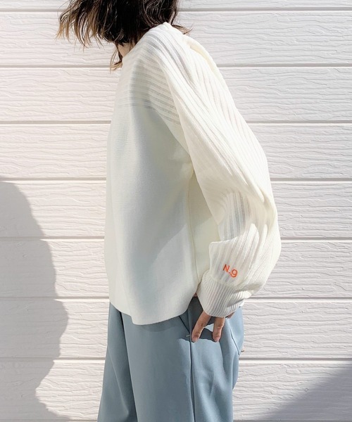 Q(キュー)の「針抜き切替ドルマンニット(ニット/セーター・レディース・ベージュ/アイボリー/ブラック/ライトブルー・MEDIUM)」の11枚目の写真