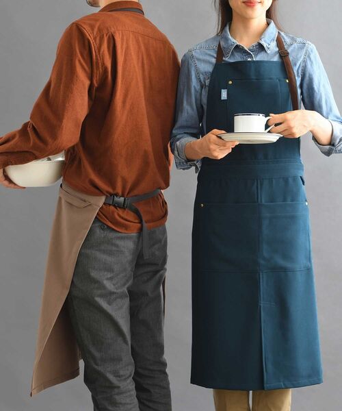 BRUNO(ブルーノ)の「BRUNO ブルーノ スイッチロン カフェ エプロン BHK287(エプロン・レディース・ブルー/ブラウン/ブラウン系その他・フリ-)」の3枚目の写真