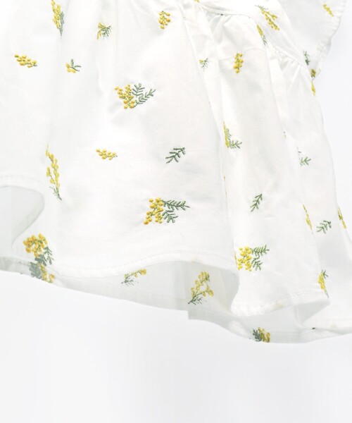 BRANSHES(ブランシェス)の「【ペア/お揃い】ミモザ刺繍チュニック(チュニック・キッズ・オフホワイト/ネイビー・90/100/130/110/120)」の16枚目の写真