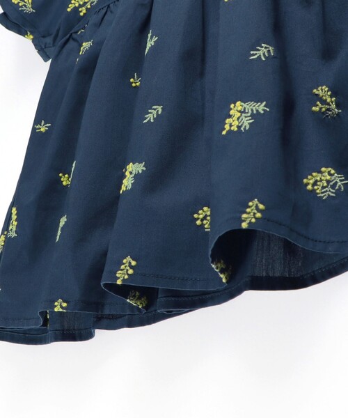 BRANSHES(ブランシェス)の「【ペア/お揃い】ミモザ刺繍チュニック(チュニック・キッズ・オフホワイト/ネイビー・90/100/130/110/120)」の7枚目の写真