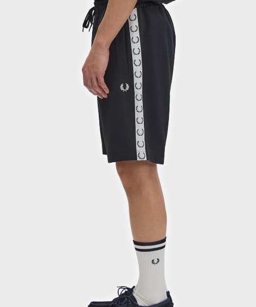 FRED PERRY(フレッドペリー)の「Taped Tricot Shorts/トラックショートパンツ(その他パンツ・メンズ・ブラック/ネイビー・S/M/L)」の10枚目の写真