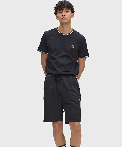 FRED PERRY(フレッドペリー)の「Taped Tricot Shorts/トラックショートパンツ(その他パンツ・メンズ・ブラック/ネイビー・S/M/L)」の6枚目の写真