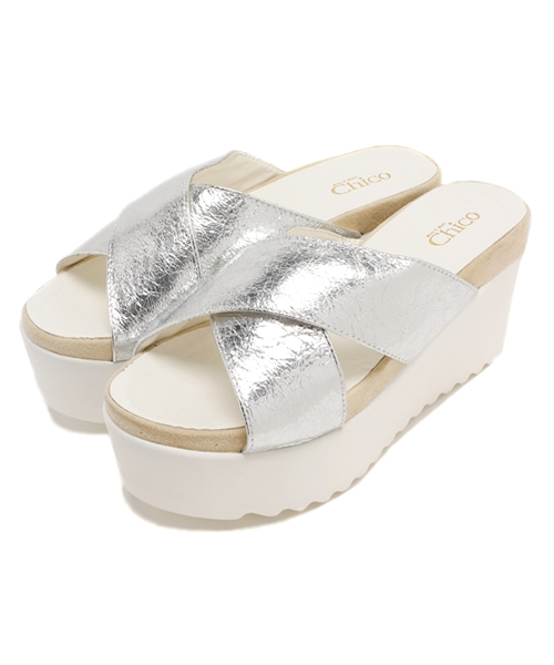 Chico（チコ）の「クロス厚底サンダル（サンダル・レディース・ホワイト/ブラック/シルバー・SMALL/LARGE/MEDIUM）」の3枚目の写真