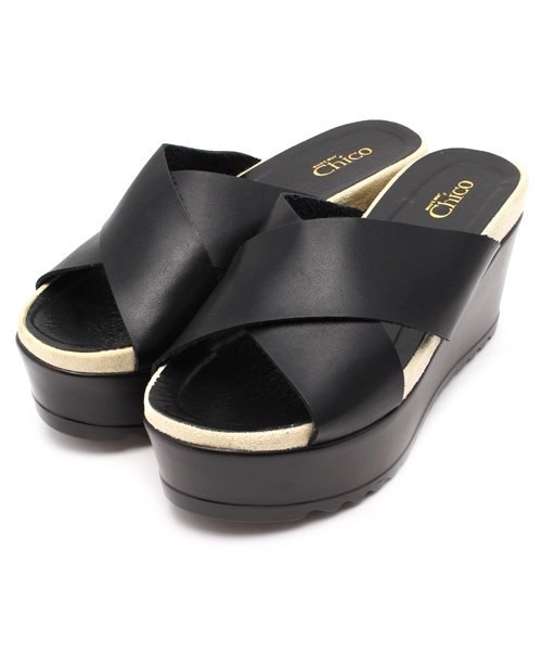 Chico（チコ）の「クロス厚底サンダル（サンダル・レディース・ホワイト/ブラック/シルバー・SMALL/LARGE/MEDIUM）」の2枚目の写真