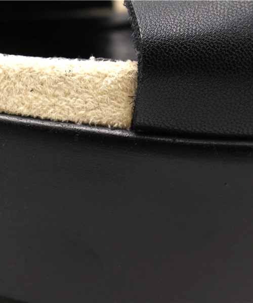 Chico（チコ）の「クロス厚底サンダル（サンダル・レディース・ホワイト/ブラック/シルバー・SMALL/LARGE/MEDIUM）」の4枚目の写真