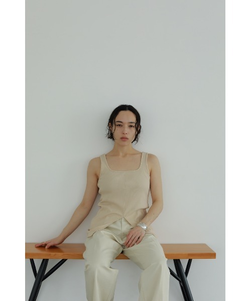 MANOF（マノフ）の「SQUARE CUT TANK TOP（タンクトップ・レディース・アイボリー/ホワイト/ブラック・S/M）」の3枚目の写真