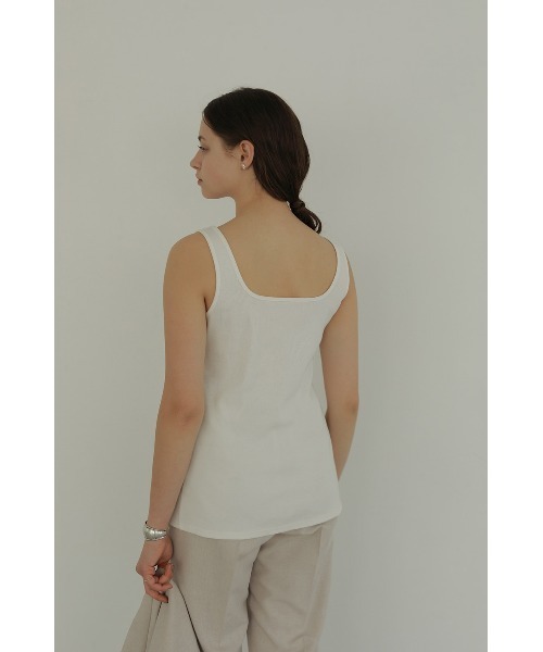 MANOF（マノフ）の「SQUARE CUT TANK TOP（タンクトップ・レディース・アイボリー/ホワイト/ブラック・S/M）」の6枚目の写真