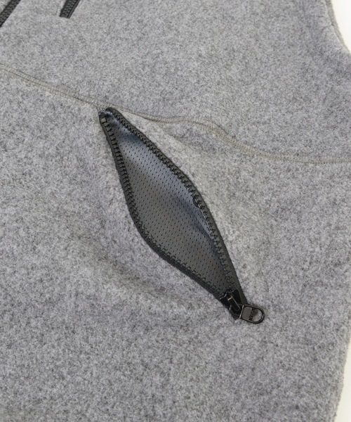 HOLIDAY（ホリデイ）の「CLASSIC FLEECE VEST クラシックフリースベスト（ベスト・レディース・グレー・ONE SIZE）」の4枚目の写真