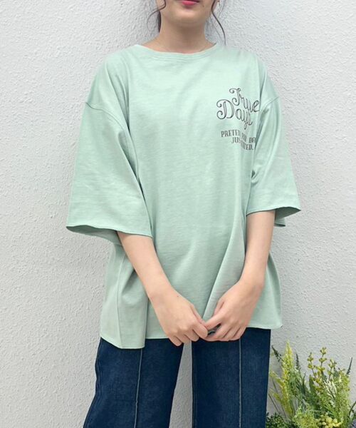 kivi(キヴィ)の「ロゴBIG Tシャツ(Tシャツ/カットソー・レディース・ベージュ/オフホワイト/ライトグリーン・FREE)」の22枚目の写真