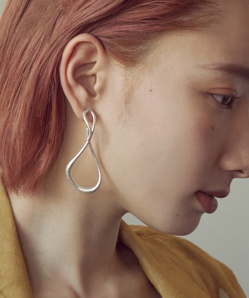 GOLDY（ゴールディ）の「ソリッド メタル ピアス（ピアス（両耳用）・レディース・シルバー/シルバー系その他/ゴールド系その他/ゴールド・FREE）」の3枚目の写真