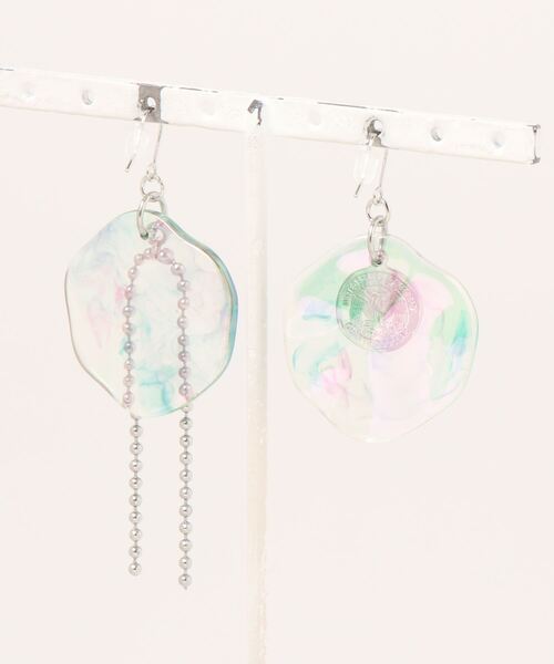 tone（トーン）の「【Beauty bell】オーロラ水面ピアス（ピアス（両耳用）・レディース・シルバー/ゴールド/ゴールド系2・FREE）」の4枚目の写真