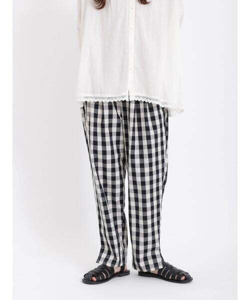 Samansa Mos2(サマンサ モスモス)の「【クイックドライ】タックテーパードパンツ(その他パンツ・レディース・チャコールグレー/グレー/ブラック/グリーン/ベージュ・F)」の2枚目の写真