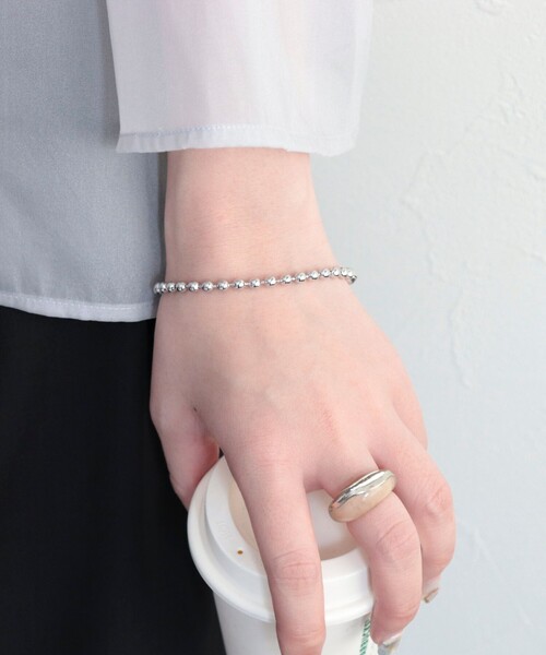fredy emue（フレディエミュ）の「プチボールチェーンフックブレスレット（ブレスレット・レディース・シルバー/ゴールド・FREE）」の5枚目の写真