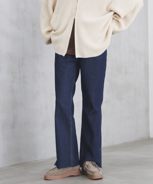 LEPSIM(レプシィム)の「ストレッチセミフレアデニムパンツ 908844(デニムパンツ・レディース・ブルー/ブラック/ブルー系その他/ライトブルー・SMALL/MEDIUM/LARGE)」の4枚目の写真