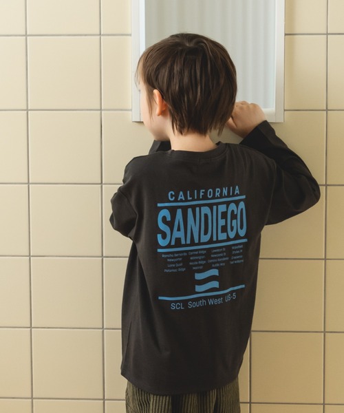 pairmanon（ペアマノン）の「【かぞくおそろい】シンプル ロゴ イラスト グラフィック 長袖 ロンT（Tシャツ/カットソー・キッズ・ベージュ系その他3/テラコッタ/ホワイト系その他/ブラウン系その他/ブルー系その他3/イエロー系その他/ホワイト系その他3/ベージュ系その他/ホワイト系その他2/ベージュ系その他4/ブラック系その他/ミント/ブルー系その他/パープル系その他2/ブラック系その他2/ピンク系その他/ベージュ系その他2/パープル系その他/ブラック系その他3/ブラック系その他5・100/140/120/110/150/90/130/80）」の8枚目の写真