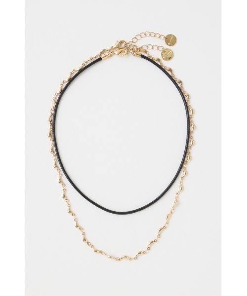 MOUSSY(マウジー)の「GLD PLATING F/LEATHER チョーカー(ネックレス・レディース・ゴールド・FREE)」の3枚目の写真