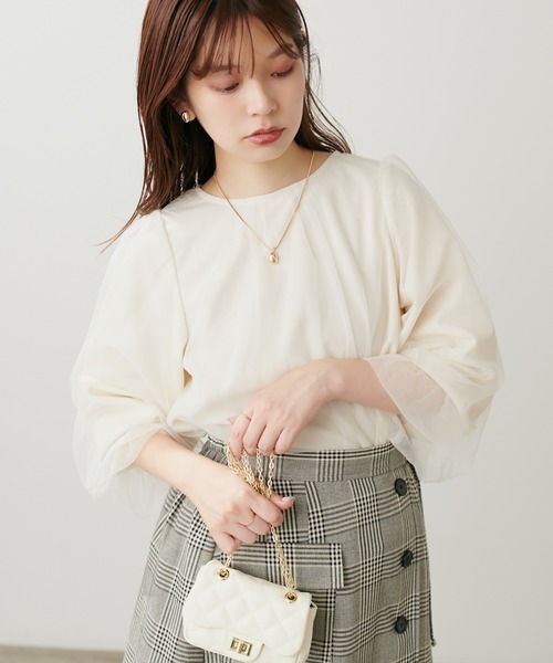 natural couture(ナチュラルクチュール)の「チュールバルーンブラウス(シャツ/ブラウス・レディース・サックスブルー/オフホワイト/ブラック/グレイッシュベージュ・FREE)」の7枚目の写真