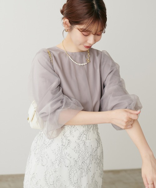 natural couture(ナチュラルクチュール)の「チュールバルーンブラウス(シャツ/ブラウス・レディース・サックスブルー/オフホワイト/ブラック/グレイッシュベージュ・FREE)」の14枚目の写真