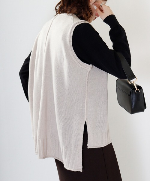 FUNALIVE（ファンアライブ）の「PAGE ONE アウトシーム＆スリット入りニットベスト（ベスト・レディース・ライトグレー/グリーン/アイボリー/ブラック/ネイビー/オレンジ/ベージュ・M-L）」の8枚目の写真