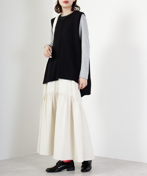 FUNALIVE（ファンアライブ）の「PAGE ONE アウトシーム＆スリット入りニットベスト（ベスト・レディース・ライトグレー/グリーン/アイボリー/ブラック/ネイビー/オレンジ/ベージュ・M-L）」の21枚目の写真