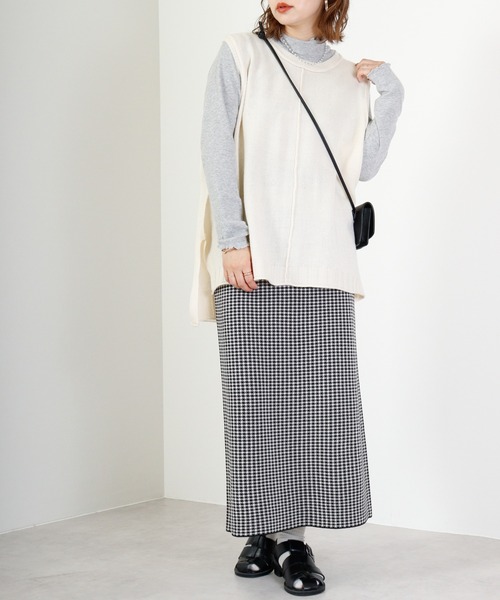 FUNALIVE（ファンアライブ）の「PAGE ONE アウトシーム＆スリット入りニットベスト（ベスト・レディース・ライトグレー/グリーン/アイボリー/ブラック/ネイビー/オレンジ/ベージュ・M-L）」の17枚目の写真