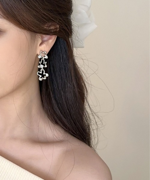 LA VORAGINE(ラ ヴォラジネ)の「金属アレルギー対応ピアス(ピアス(両耳用)・レディース・シルバー/ゴールド・FREE)」の5枚目の写真