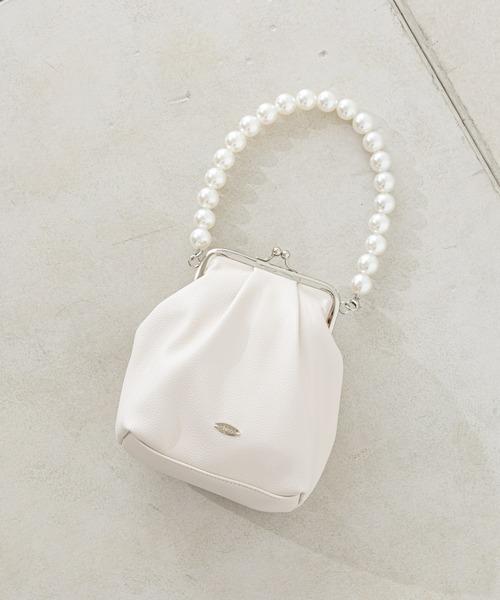 Chico（チコ）の「【SALON by Chico】パールハンドルがま口バッグ（ショルダーバッグ・レディース・ブラック/ホワイト/ブルー系その他/ブラック系その他・FREE）」の17枚目の写真